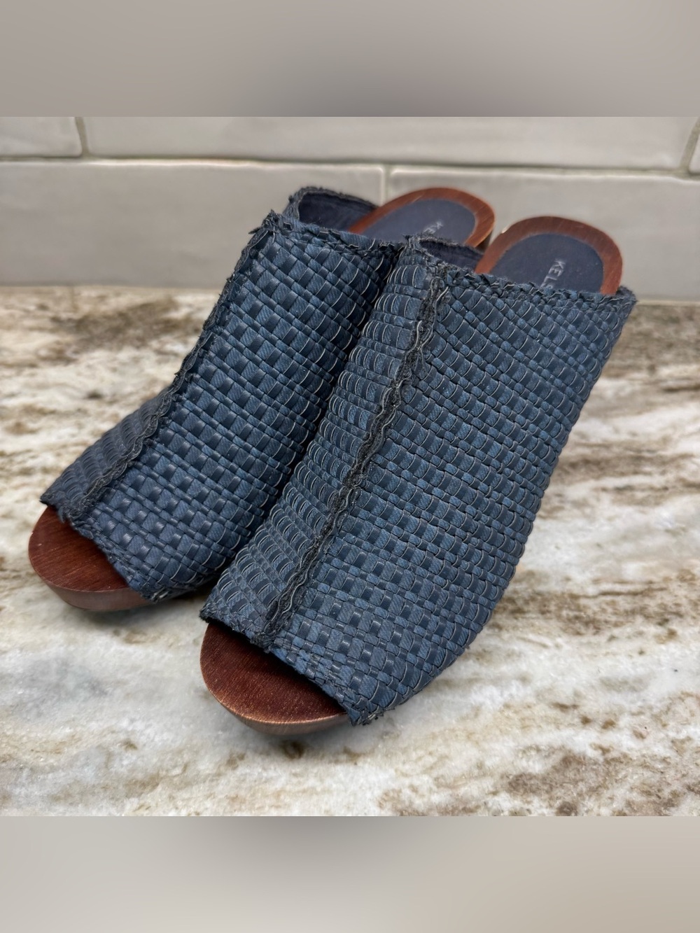 Anthropologie Kelsi Dagger Boulder Clogs Navy Blue Woven Leather Sandal Sz 7